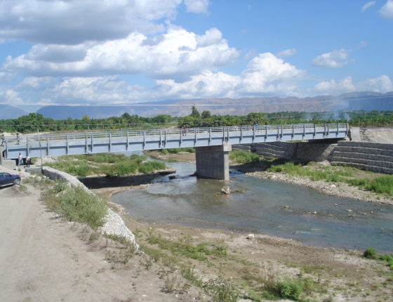 Pont definitif pour relier Mapou a Gaudin en Haiti